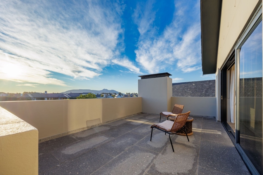 4 Bedroom Property for Sale in Pearl Valley at Val de Vie Western Cape